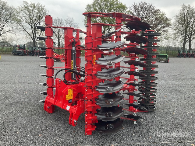 2025 Ziegler Disc Master Pro 4501 (Unused) Disc Harrow - Tárcsás borona: 1 kép. 2025 Ziegler Disc Master Pro 4501 (Unused) Disc Harrow - Tárcsás borona: 1 kép.