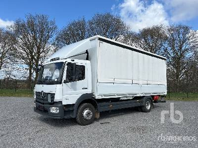 MERCEDES-BENZ ATEGO 1524L - Ponyvás teherautó: 1 kép. MERCEDES-BENZ ATEGO 1524L - Ponyvás teherautó: 1 kép.
