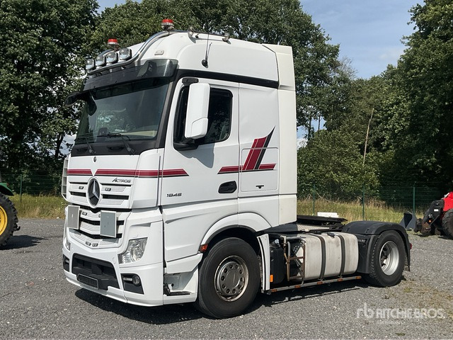 2015 Mercedes-Benz Actros 1845LS 4x2 S/A Sleeper Truck Tractor - Nyergesvontató: 1 kép. 2015 Mercedes-Benz Actros 1845LS 4x2 S/A Sleeper Truck Tractor - Nyergesvontató: 1 kép.