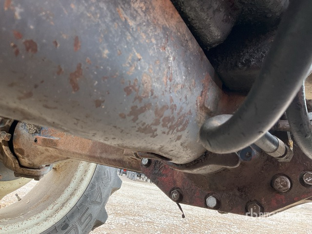 1998 New Holland TS90 4WD Tractor - Traktor: 5 kép. 1998 New Holland TS90 4WD Tractor - Traktor: 5 kép.