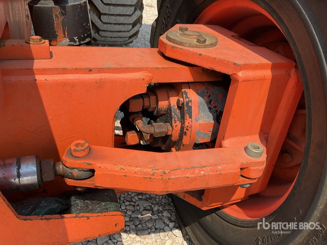 1999 JLG 450AJ 4WD Diesel Articulating Boom Lift - Személyemelő: 5 kép. 1999 JLG 450AJ 4WD Diesel Articulating Boom Lift - Személyemelő: 5 kép.