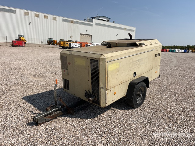 2002 Ingersoll Rand VHP100 Mobile Air Compressor - Légkompresszor: 2 kép. 2002 Ingersoll Rand VHP100 Mobile Air Compressor - Légkompresszor: 2 kép.