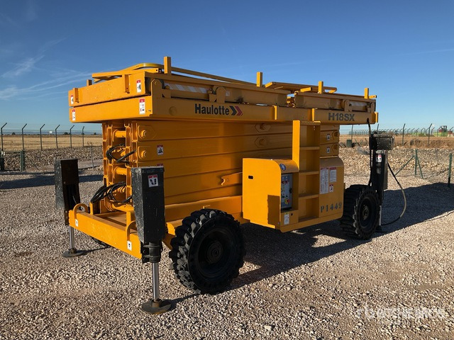 2003 Haulotte H18SX 4x4 Diesel Scissor Lift - Ollós emelő: 3 kép. 2003 Haulotte H18SX 4x4 Diesel Scissor Lift - Ollós emelő: 3 kép.