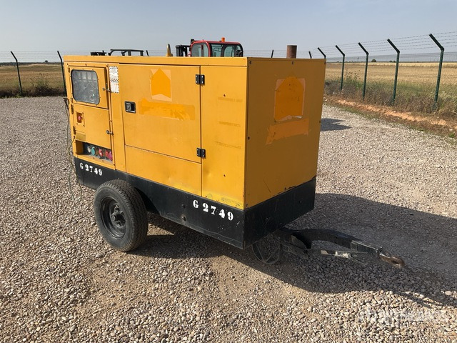 2004 Gesan DPS27 27 kVA Mobile Generator Set - Áramfejlesztő: 3 kép. 2004 Gesan DPS27 27 kVA Mobile Generator Set - Áramfejlesztő: 3 kép.