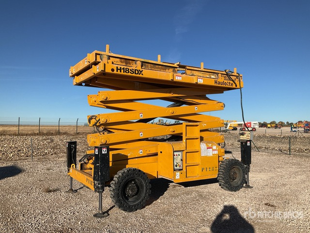 2004 Haulotte H18SX 4x4 Diesel Scissor Lift - Ollós emelő: 1 kép. 2004 Haulotte H18SX 4x4 Diesel Scissor Lift - Ollós emelő: 1 kép.
