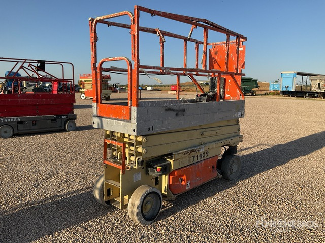 2004 JLG 2030ES Electric (Inoperable) Scissor Lift - Ollós emelő: 4 kép. 2004 JLG 2030ES Electric (Inoperable) Scissor Lift - Ollós emelő: 4 kép.