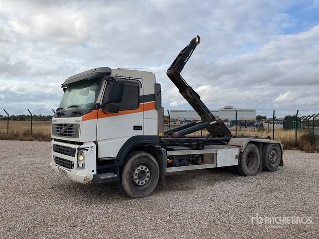 2004 Volvo FM12-280 6x2 Hooklift Truck - Horgos rakodó teherautó: 2 kép. 2004 Volvo FM12-280 6x2 Hooklift Truck - Horgos rakodó teherautó: 2 kép.