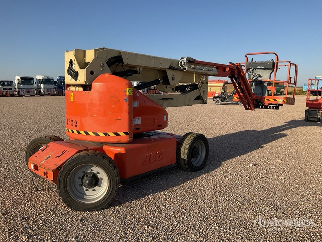 2005 JLG E450AJ 2WD Electric (Inoperable) Articulating Boom Lift - Személyemelő: 1 kép. 2005 JLG E450AJ 2WD Electric (Inoperable) Articulating Boom Lift - Személyemelő: 1 kép.