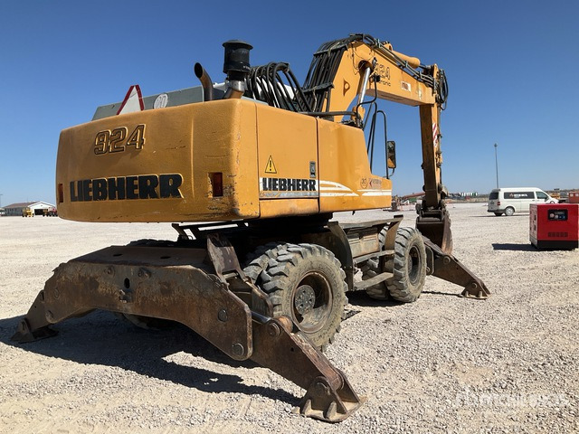 2005 Liebherr A924B Litronic Wheel Excavator - Gumikerekes kotró: 4 kép. 2005 Liebherr A924B Litronic Wheel Excavator - Gumikerekes kotró: 4 kép.