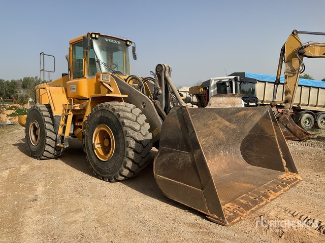 2005 Volvo L180E Wheel Loader - Gumikerekes homlokrakodó: 3 kép. 2005 Volvo L180E Wheel Loader - Gumikerekes homlokrakodó: 3 kép.