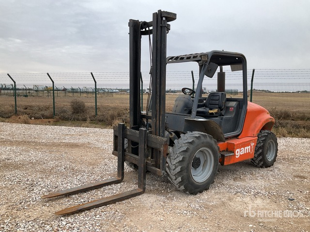 2006 Ausa C300H X4 4x4 Rough Terrain Forklift - Terepjáró képességű targoncá: 1 kép. 2006 Ausa C300H X4 4x4 Rough Terrain Forklift - Terepjáró képességű targoncá: 1 kép.