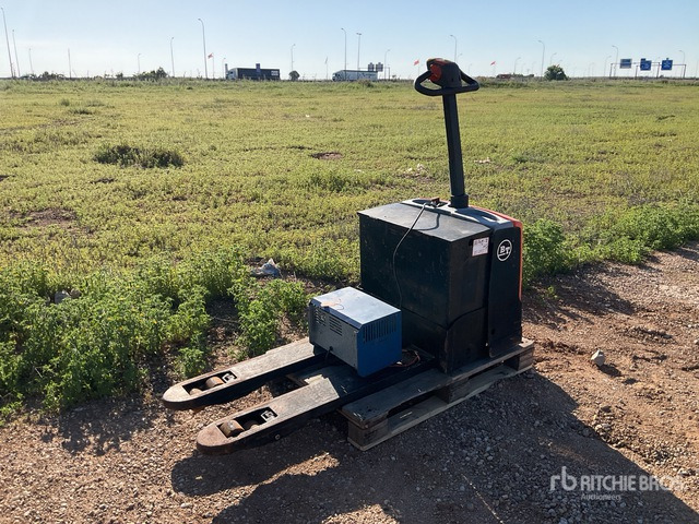 2006 BT TW20AC Electric Pallet Jack - Kézi raklapemelő: 2 kép. 2006 BT TW20AC Electric Pallet Jack - Kézi raklapemelő: 2 kép.
