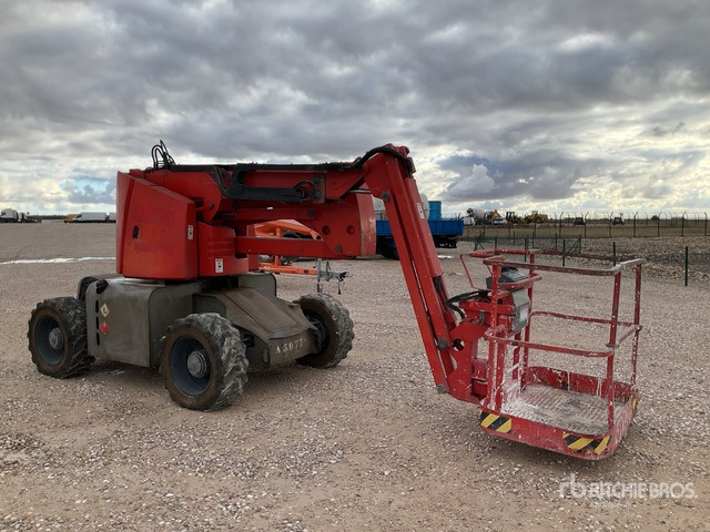 2006 Haulotte HA12PX 4WD Diesel Articulating Boom Lift - Személyemelő: 3 kép. 2006 Haulotte HA12PX 4WD Diesel Articulating Boom Lift - Személyemelő: 3 kép.