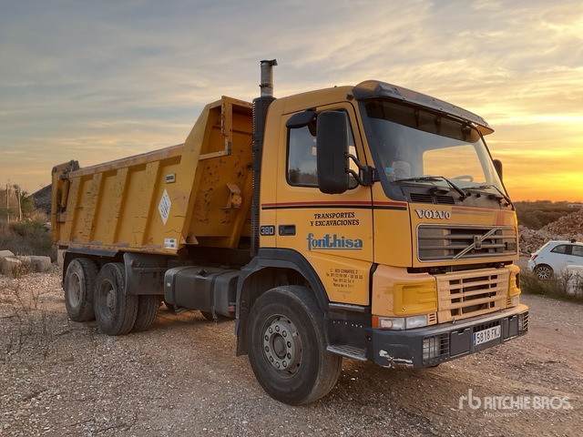 2006 Volvo FM12-380 6x4 T/A Dump Truck - Billenőplatós teherautó: 4 kép. 2006 Volvo FM12-380 6x4 T/A Dump Truck - Billenőplatós teherautó: 4 kép.