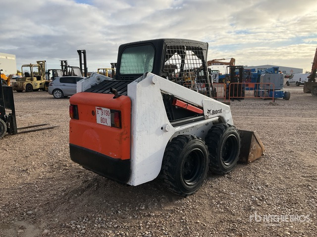 2007 Bobcat S130 Skid Steer Loader - Mini homlokrakodó: 4 kép. 2007 Bobcat S130 Skid Steer Loader - Mini homlokrakodó: 4 kép.