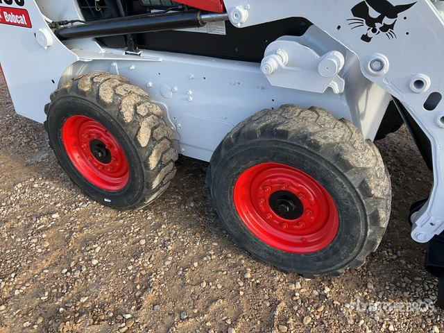 2007 Bobcat S150 Skid Steer Loader - Mini homlokrakodó: 5 kép. 2007 Bobcat S150 Skid Steer Loader - Mini homlokrakodó: 5 kép.