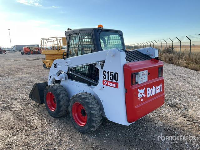 2007 Bobcat S150 Skid Steer Loader - Mini homlokrakodó: 3 kép. 2007 Bobcat S150 Skid Steer Loader - Mini homlokrakodó: 3 kép.
