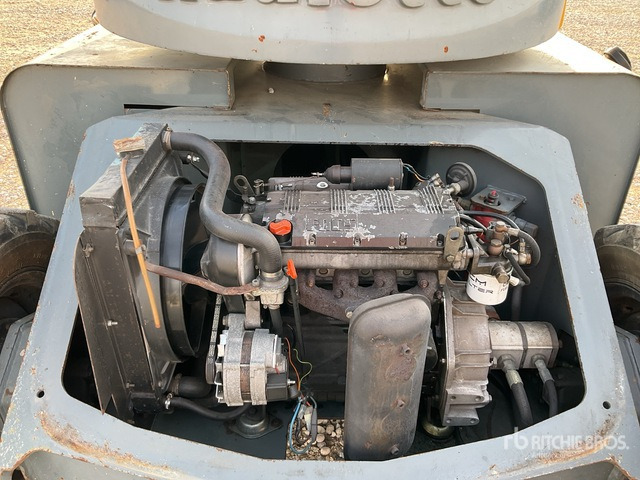 2007 Haulotte HA12PX 4WD Diesel Articulating Boom Lift - Személyemelő: 4 kép. 2007 Haulotte HA12PX 4WD Diesel Articulating Boom Lift - Személyemelő: 4 kép.