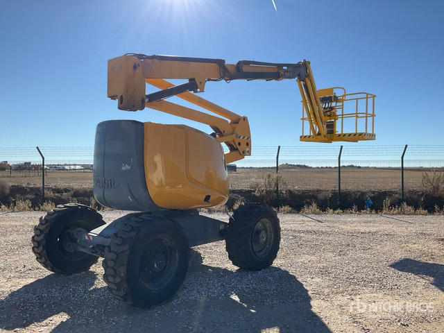 2008 Haulotte HA16PXNT 4WD Diesel Articulating Boom Lift - Személyemelő: 2 kép. 2008 Haulotte HA16PXNT 4WD Diesel Articulating Boom Lift - Személyemelő: 2 kép.