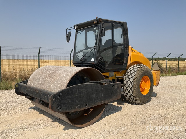 2008 JCB Vibromax VM115D Smooth Drum Compactor - Szárzúzó/ Mulcsozó: 1 kép. 2008 JCB Vibromax VM115D Smooth Drum Compactor - Szárzúzó/ Mulcsozó: 1 kép.