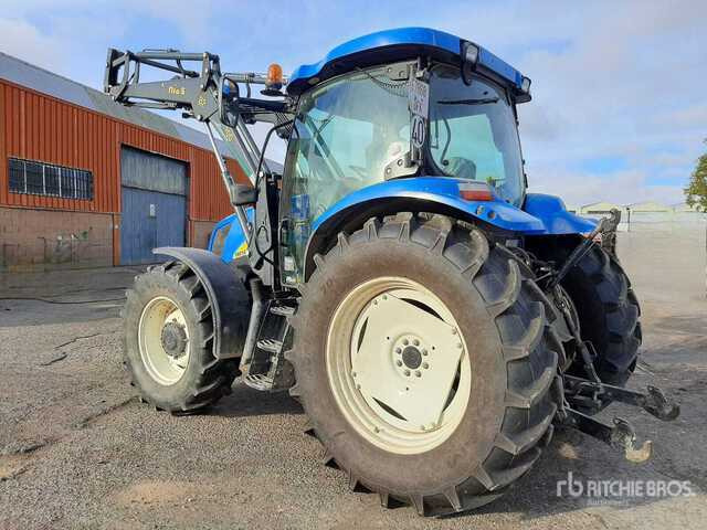 2008 New Holland T6010 Plus, con pala 4WD Tractor - Traktor: 3 kép. 2008 New Holland T6010 Plus, con pala 4WD Tractor - Traktor: 3 kép.