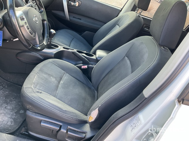 2011 Nissan Qashqai SUV - Terepjáró/ SUV: 5 kép. 2011 Nissan Qashqai SUV - Terepjáró/ SUV: 5 kép.