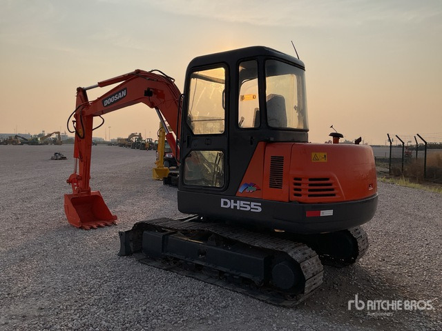 2012 Doosan DH55-V Mini Excavator: <6.6t - Minikotró: 3 kép. 2012 Doosan DH55-V Mini Excavator: <6.6t - Minikotró: 3 kép.