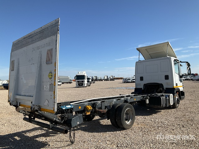 2012 Iveco Eurocargo 75E18 4x2 Cab and Chassis - Alvaz teherautó: 4 kép. 2012 Iveco Eurocargo 75E18 4x2 Cab and Chassis - Alvaz teherautó: 4 kép.