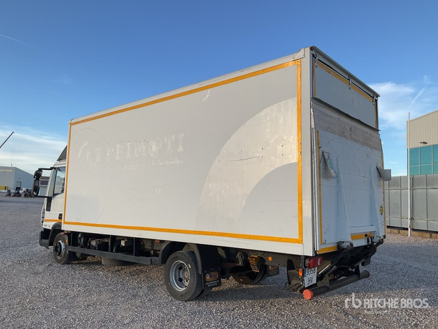 2012 Iveco Eurocargo 75E18 4x2 Van Truck - Dobozos felépítményű teherautó: 4 kép. 2012 Iveco Eurocargo 75E18 4x2 Van Truck - Dobozos felépítményű teherautó: 4 kép.