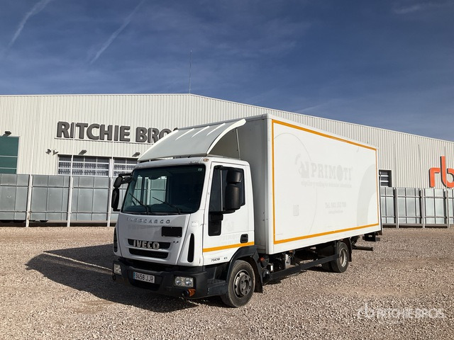 2012 Iveco Eurocargo 75E18 4x2 Van Truck - Dobozos felépítményű teherautó: 2 kép. 2012 Iveco Eurocargo 75E18 4x2 Van Truck - Dobozos felépítményű teherautó: 2 kép.