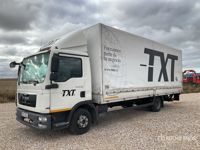 2012 M.A.N. TGL8.180 4x2 Curtain Side Truck - Ponyvás teherautó: 1 kép. 2012 M.A.N. TGL8.180 4x2 Curtain Side Truck - Ponyvás teherautó: 1 kép.