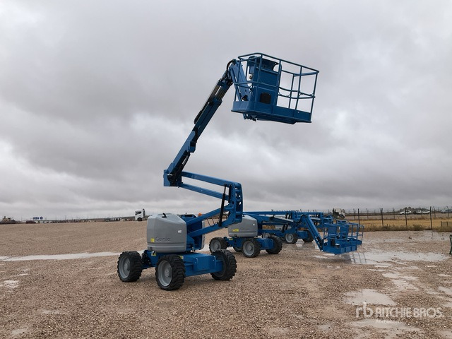 2013 Genie Z45/25J 4WD Diesel Articulating Boom Lift - Személyemelő: 4 kép. 2013 Genie Z45/25J 4WD Diesel Articulating Boom Lift - Személyemelő: 4 kép.