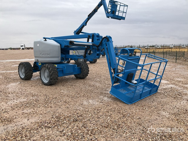 2013 Genie Z45/25J 4WD Diesel Articulating Boom Lift - Személyemelő: 3 kép. 2013 Genie Z45/25J 4WD Diesel Articulating Boom Lift - Személyemelő: 3 kép.