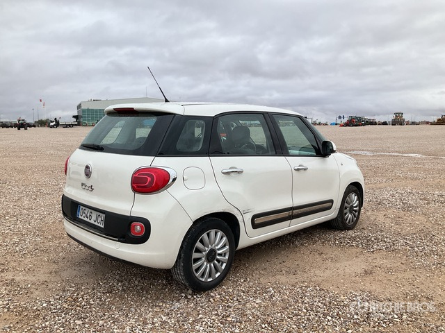 2014 Fiat 500 500L 1.3 JTD Automobile - Autó: 3 kép. 2014 Fiat 500 500L 1.3 JTD Automobile - Autó: 3 kép.