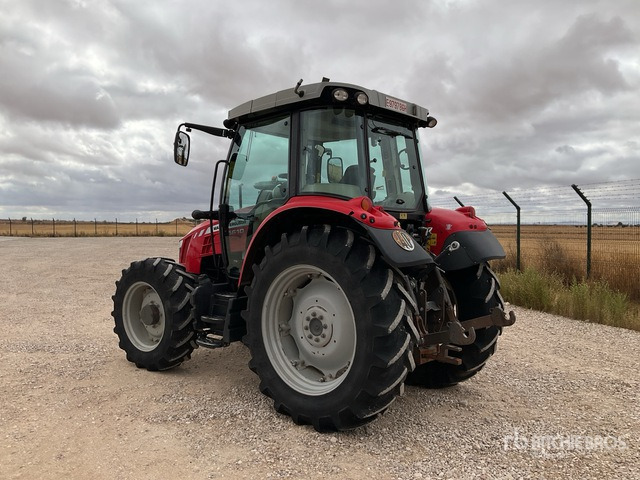 2014 Massey Ferguson MF 5610 4RM 4WD Tractor - Traktor: 4 kép. 2014 Massey Ferguson MF 5610 4RM 4WD Tractor - Traktor: 4 kép.