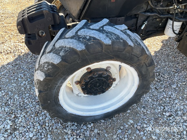 2014 New Holland T4.95F 4WD Tractor - Traktor: 4 kép. 2014 New Holland T4.95F 4WD Tractor - Traktor: 4 kép.