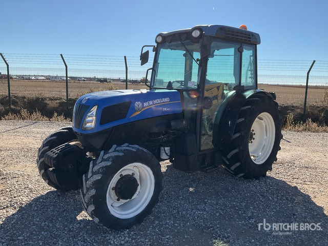 2014 New Holland T4.95F 4WD Tractor - Traktor: 2 kép. 2014 New Holland T4.95F 4WD Tractor - Traktor: 2 kép.