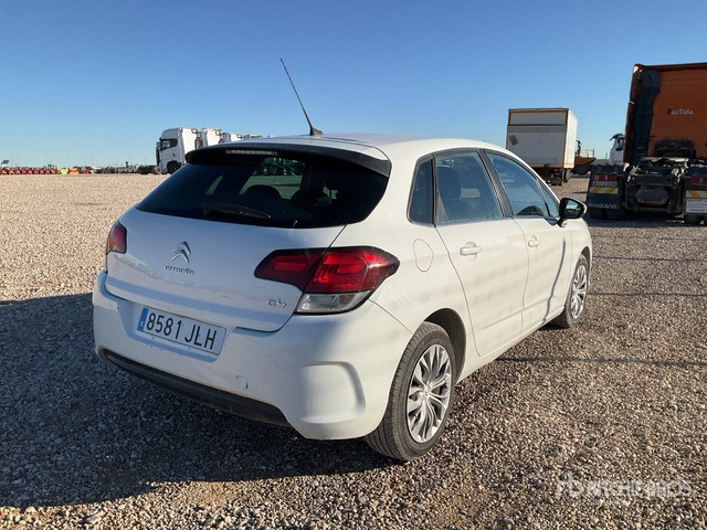 2015 Citroen C4 Blue Hdi Automobile - Autó: 3 kép. 2015 Citroen C4 Blue Hdi Automobile - Autó: 3 kép.