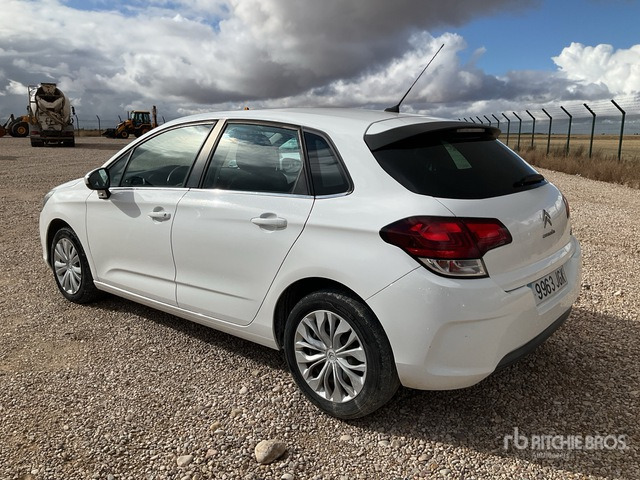 2015 Citroen C4 BlueHDI Automobile - Autó: 2 kép. 2015 Citroen C4 BlueHDI Automobile - Autó: 2 kép.