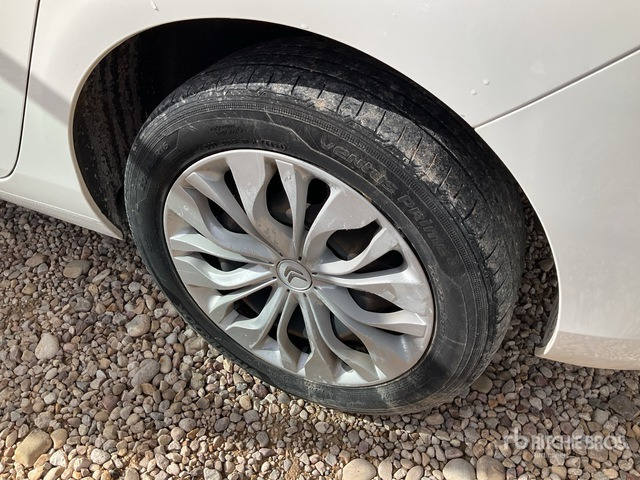 2015 Citroen C4 BlueHDI Automobile - Autó: 4 kép. 2015 Citroen C4 BlueHDI Automobile - Autó: 4 kép.