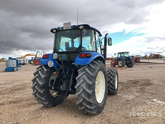 2015 New Holland T4.95 4WD Tractor - Traktor: 3 kép. 2015 New Holland T4.95 4WD Tractor - Traktor: 3 kép.