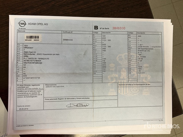 2015 Opel Astra Automobile - Autó: 2 kép. 2015 Opel Astra Automobile - Autó: 2 kép.