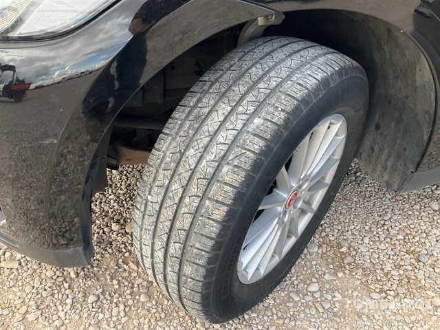 2016 Jaguar F Pace Automobile - Terepjáró/ SUV: 4 kép. 2016 Jaguar F Pace Automobile - Terepjáró/ SUV: 4 kép.