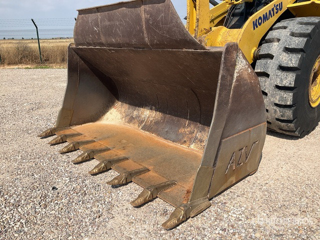2017 Komatsu WA380-7 Wheel Loader - Gumikerekes homlokrakodó: 5 kép. 2017 Komatsu WA380-7 Wheel Loader - Gumikerekes homlokrakodó: 5 kép.