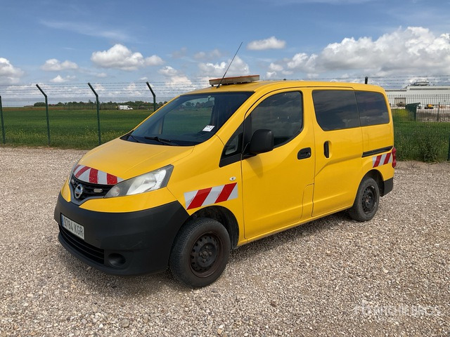 2017 Nissan NV200 City Verso 5 Passenger Van - Minibusz, Kisbusz: 2 kép. 2017 Nissan NV200 City Verso 5 Passenger Van - Minibusz, Kisbusz: 2 kép.