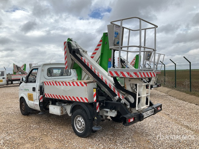 2018 DFSK C31 2018 Comet 14 m on 4x2 Bucket Truck - Emelőkosaras teherautó: 3 kép. 2018 DFSK C31 2018 Comet 14 m on 4x2 Bucket Truck - Emelőkosaras teherautó: 3 kép.