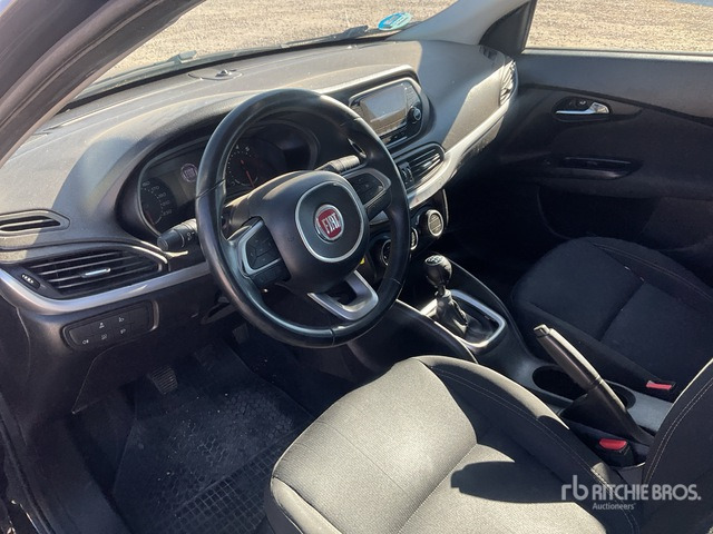 2018 Fiat Tipo Automobile - Autó: 5 kép. 2018 Fiat Tipo Automobile - Autó: 5 kép.