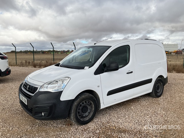 2018 Peugeot Partner BlueHDI L1 Confort Cargo Van - Kis furgon: 1 kép. 2018 Peugeot Partner BlueHDI L1 Confort Cargo Van - Kis furgon: 1 kép.