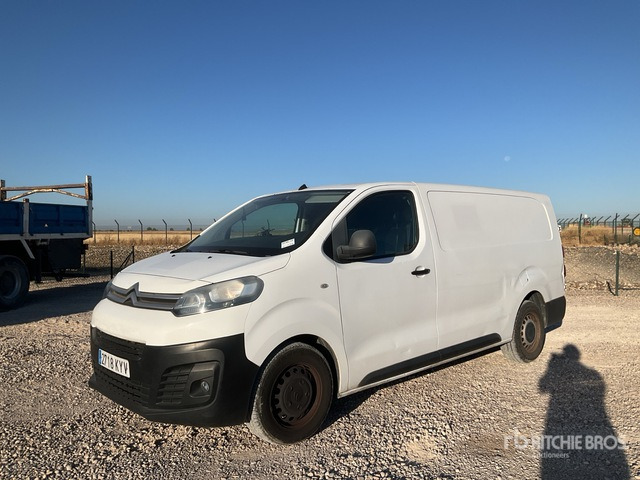2019 Citroen Jumpy 2.0 Blue HDI - Furgon: 2 kép. 2019 Citroen Jumpy 2.0 Blue HDI - Furgon: 2 kép.