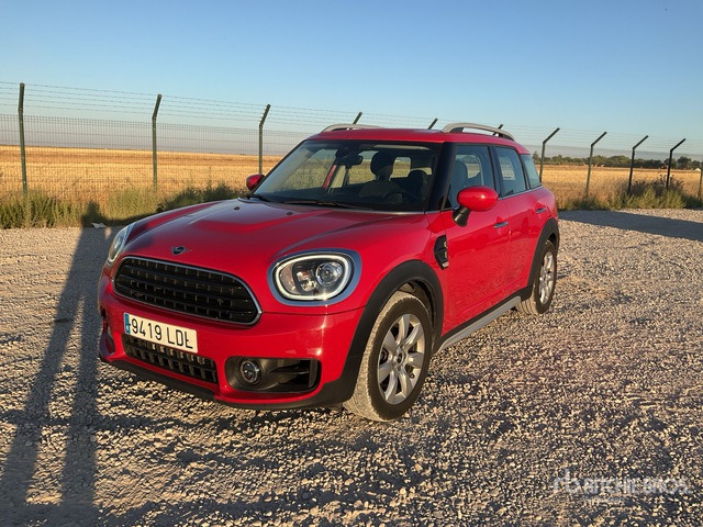 2019 Mini Countryman Cooper Automobile - Autó: 2 kép. 2019 Mini Countryman Cooper Automobile - Autó: 2 kép.